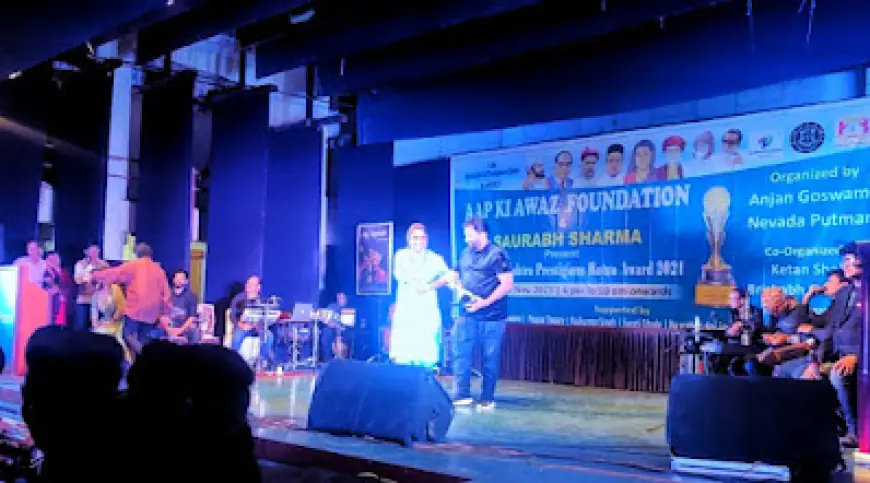 संगीतकार दिलीप सेन द्वारा चीता यज्ञेश शेट्टी को '12वें महाराष्ट्र प्रेस्टीजियस रत्न अवार्ड-2021' से सम्मानित किया गया