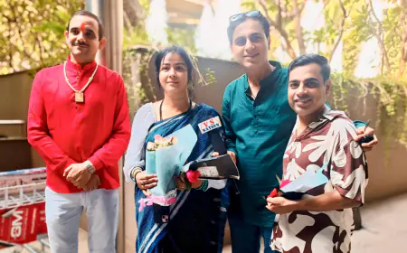 100 से अधिक बच्चों की मां और 73 घंटे पेंटिंग कर वर्ल्ड रिकॉर्ड बनाने वाली मनन चतुर्वेदी का मुंबई एयरपोर्ट पर हुआ भव्य स्वागत