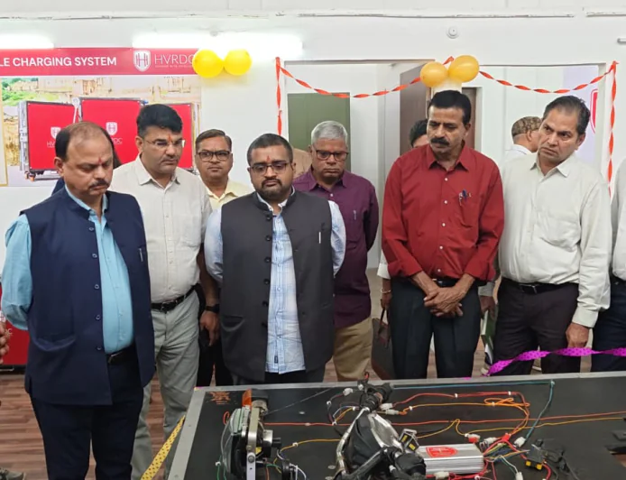 HVRDC ने राजस्थान के अधिकारियों के सामने ‘HVRDC Centre for Advanced Electric Mobility Systems’ का किया प्रदर्शन